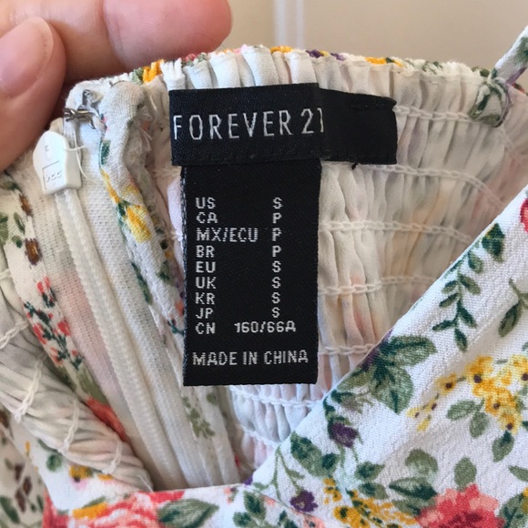 🔥Forever 21 Cute Floral Romper - Picture 4 of 4